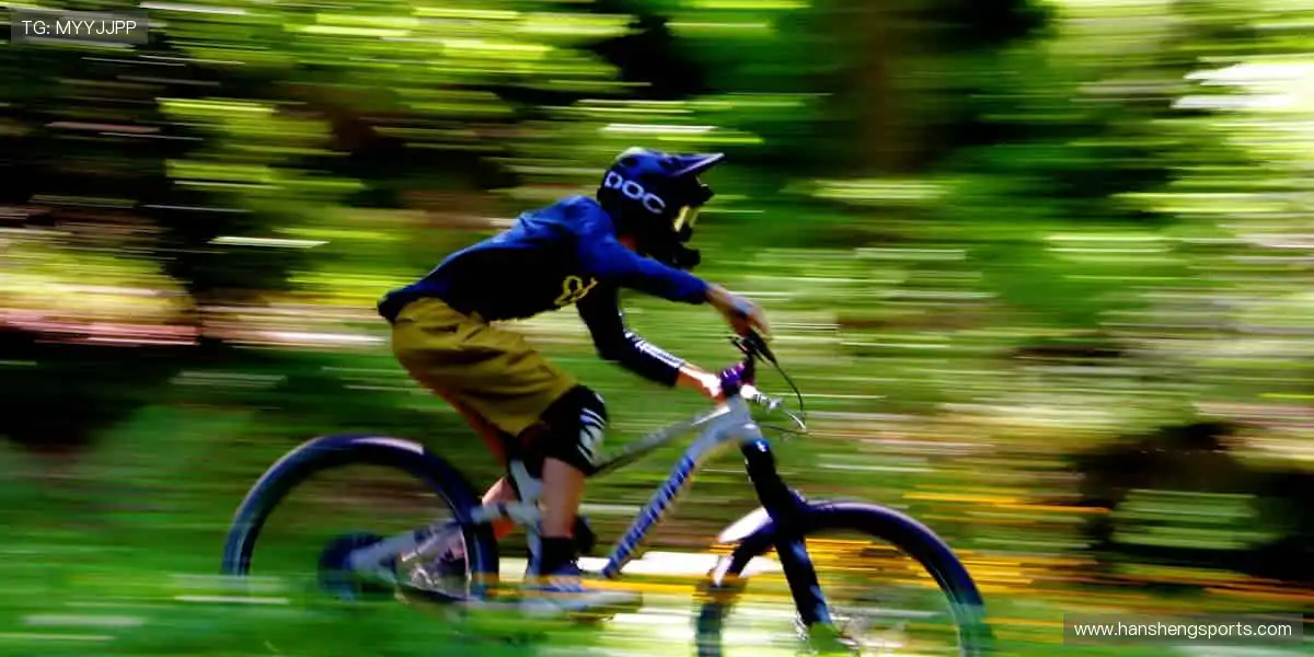 实时直击，弹幕狂欢！💻🎉 体育直播，就要和千万人一起尖叫！